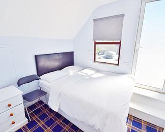 Ocean Bar And Hostel - Ballybunion - Bedroom