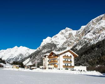 Hotel Alpin - Colle Isarco/Gossensaß - Budova