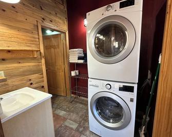 Cabin 3 at Mount Peale Inn - La Sal - Lavandería
