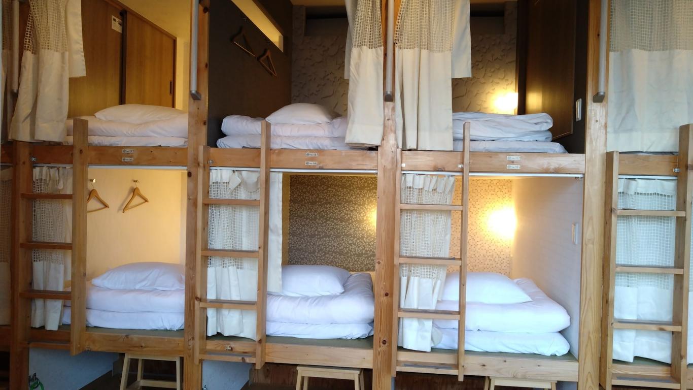 Hostel Wasabi Osaka Bed With Library