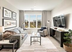 Luxury Apartments by Hyatus at Pierpont - New Haven - Living room