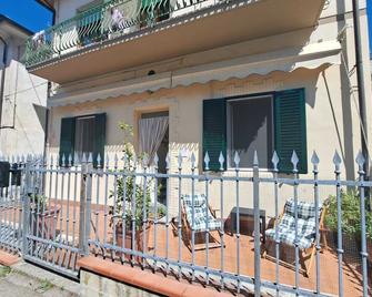 Viagiotto Guest House - Certaldo - Balcón