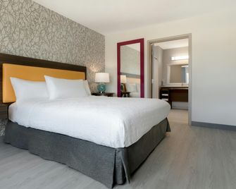 Home2 Suites by Hilton Kokomo - Kokomo - Schlafzimmer