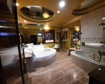 Hostal Avenida Andalucia - Solo Adultos - Séville
