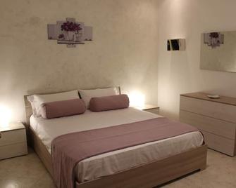 Souvenir d'été - Mola di Bari - Bedroom