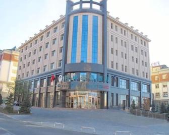 GreenTree Inn Nei Monggol Autonomous Region Alxa Left banner Wealth Center Business Hotel - Alxa - Edificio
