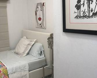 Moon Roosevelt Downtown local-urban humble area 1-bedroom apartment in San Juan - San Juan - Bedroom