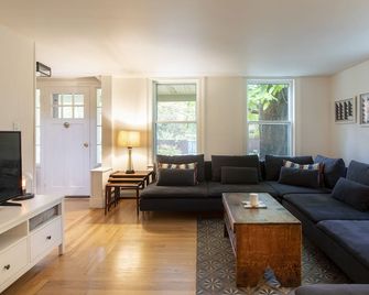 Modern Farmhouse - West Saugerties / Woodstock - Saugerties - Living room
