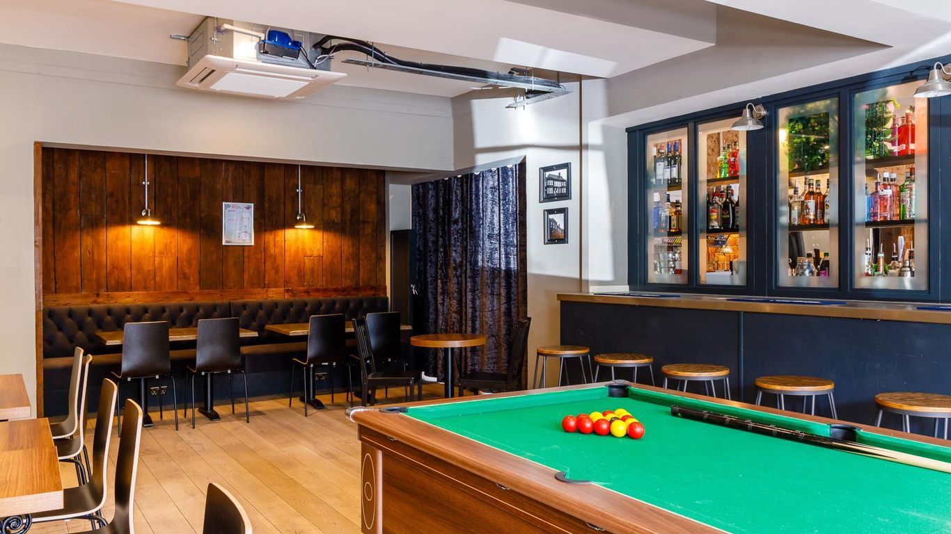 OYO Ruby Pub & Hotel