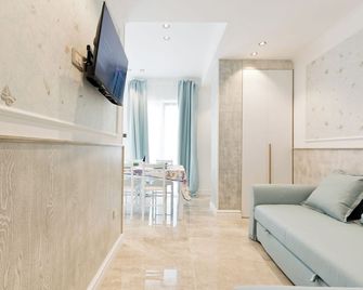 Sovramare - Sirena - One Bedroom Apartment, Sleeps 4 - Francavilla al Mare - Wohnzimmer