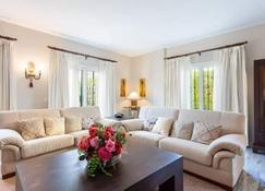 Villa Bellavista By Ghr Rentals - Marbella - Oturma odası