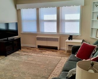 Prairie Living Apartment - Miles City - Huiskamer