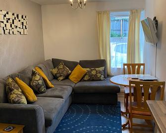 Barramore Holiday Apartments - Torquay - Wohnzimmer
