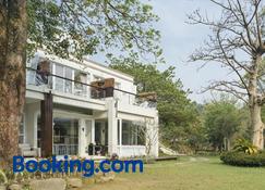Around The Tree Manor - Shitan - Edificio