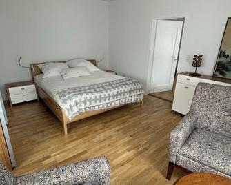 Comfortable 2-bedroom apartment with WiFi in Lovely Plieningen! - שטוטגרט - חדר שינה