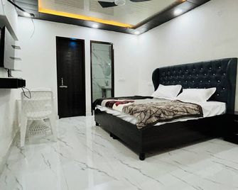 Hotel O Brothers - Panchkula