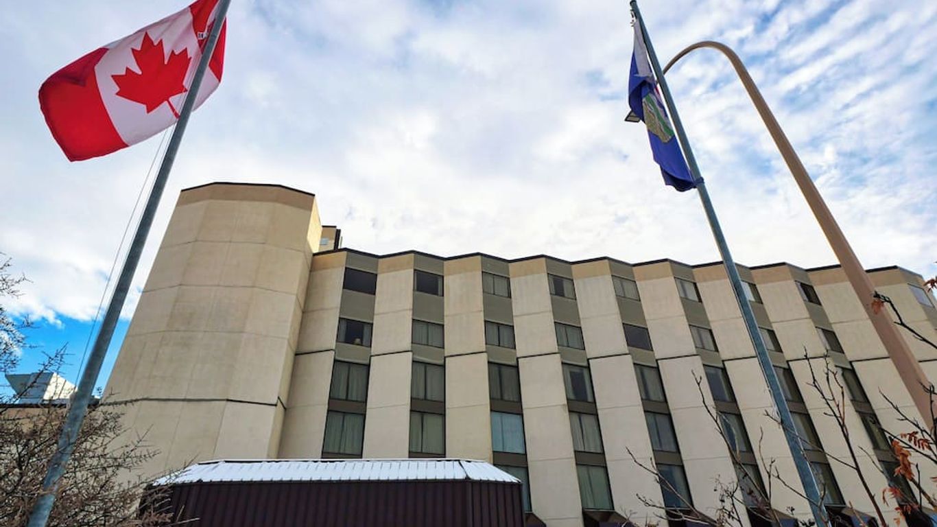 Continental Inn & Suites