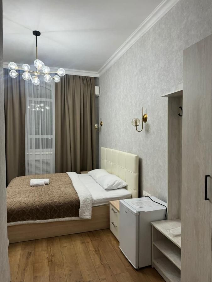 Rose Art hotel thumbnail 3