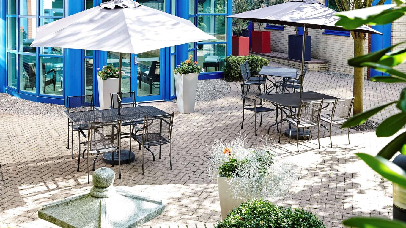 Novotel London Heathrow Airport - M4 Jct 4