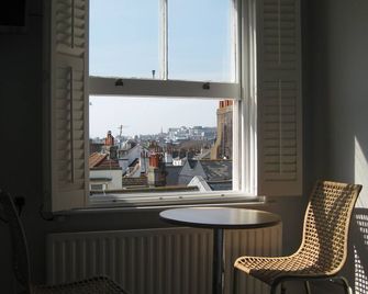 Aquarium Guest House - Brighton - Balcony