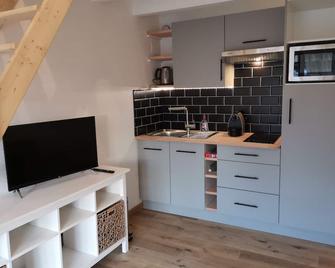 Cosy apartment 2 steps from downtown/station - La Rochelle - Kitchen