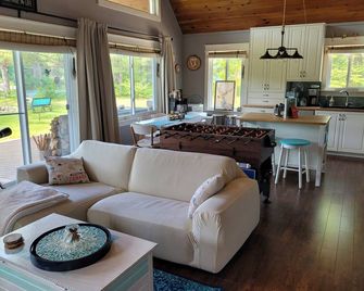 Coulonge Riverrose Water Front Chalet Citq#313412 - Fort-Coulonge - Living room