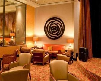 Peermont Metcourt At Umfolozi, Empangeni - Empangeni - Lounge