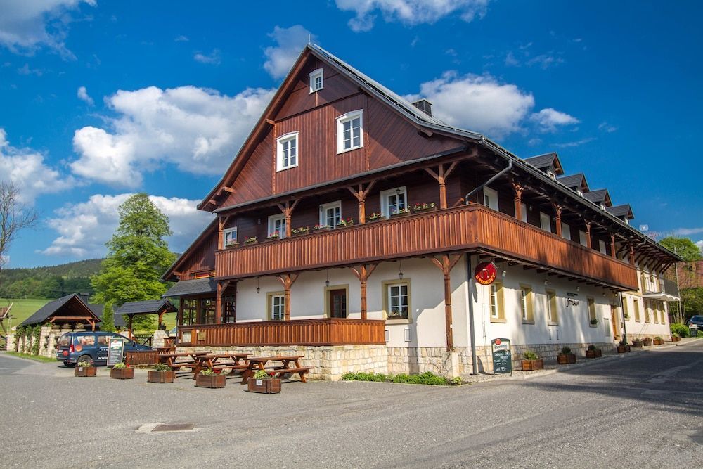 Apartmán-Hotel Jítravský Dvorec