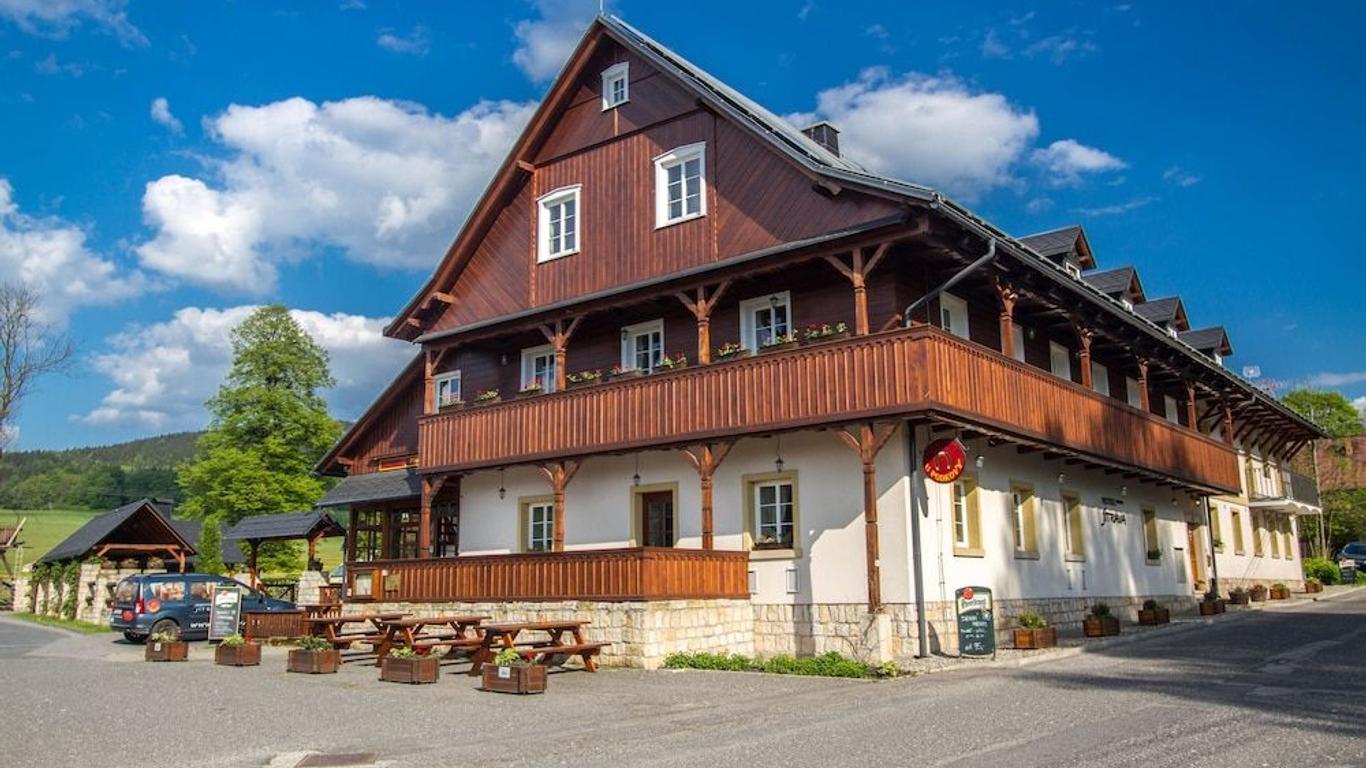 Apartmán-Hotel Jítravský Dvorec
