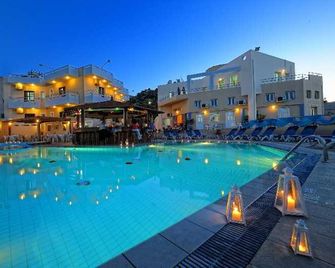 Filia Hotel - Stalida - Piscina