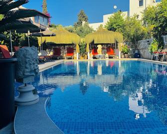 Artunc Hotel Bodrum - Bodrum - Piscina