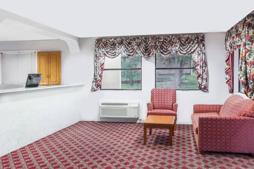 Deluxe Inn Denton - Denton - Sala de estar