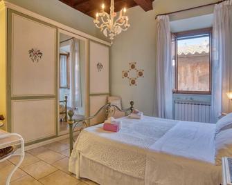 3 bedroom lovely apartment in Canino - Canino - Habitación