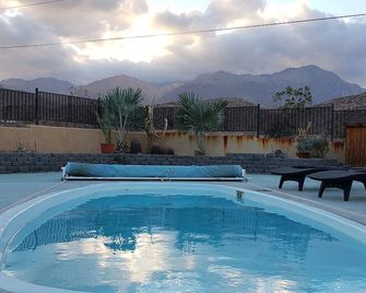 Studio with private back yard, surrounded by desert. - Borrego Springs - Pool