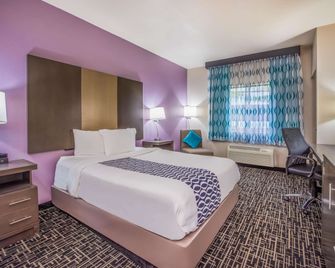 La Quinta Inn & Suites by Wyndham Fairborn Wright-Patterson - Fairborn - Sovrum