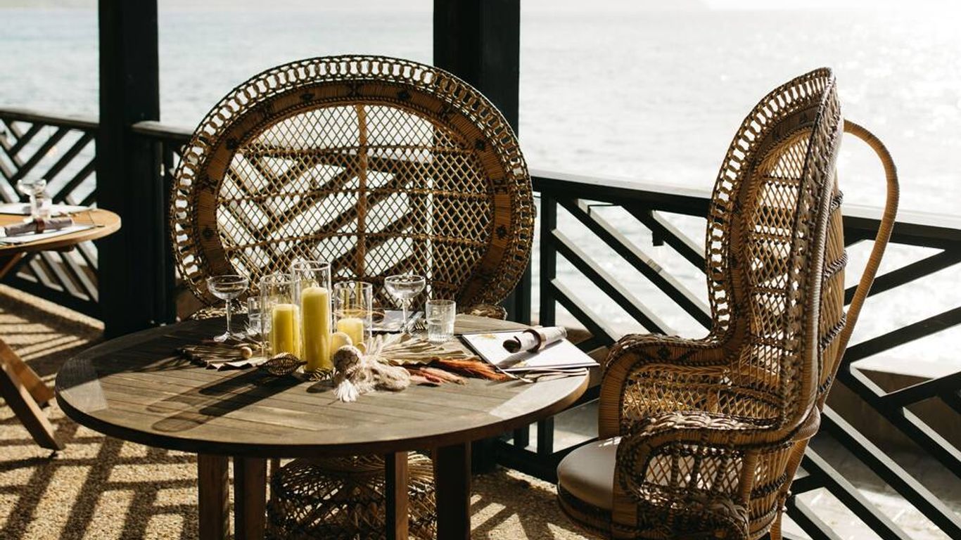 The Waves at Cane Bay