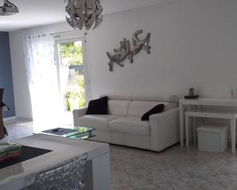 5-bedroom house, swimming pool, bowling alley, - Hourtin - Living room