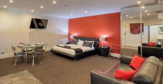 Silver Haven Motor Inn - Broken Hill - Bedroom