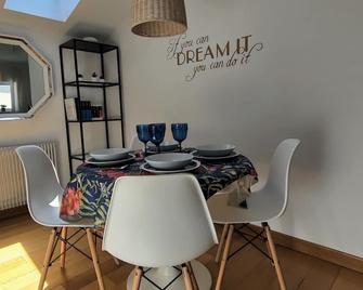 alMirante Burgos Centro Tranquila y con encanto Como en casa - Burgos - Dining room
