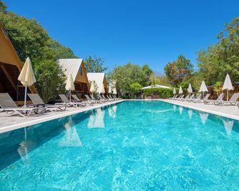 Yeldegirmeni Bungalow Hotel - Kayaköy - Piscina