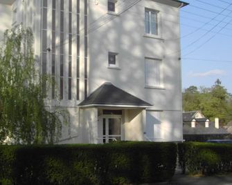 Cars to rent studio adorns the discovery of the Normandy to cure réparatric - Bagnoles-de-l'Orne-Normandie - Gebouw
