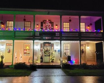 Wolf Creek Inn & Tavern - Wolf Creek - Edificio