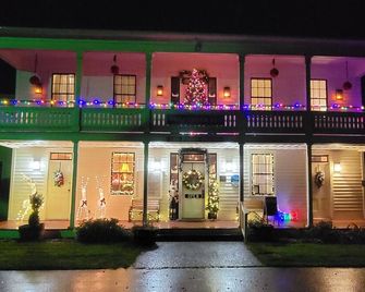 Wolf Creek Inn & Tavern - Wolf Creek - Edificio
