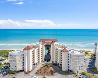 Amazing Oceanfront 3BR w/Beach & Pool Access! - Sneads Ferry - Building