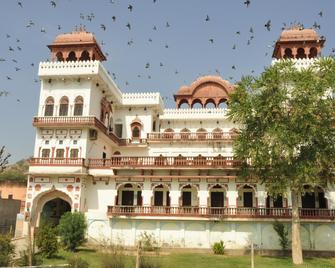 Tordi Garh Hotel - Mālpura - Edificio