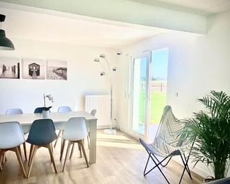 Ty-Loc Poulfoen Classified 3, 150m From The Sea / 8 Pers. - Plouescat - Dining room