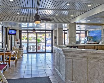 Marina Del Mar Resort And Marina - קי לארגו - דלפק קבלה