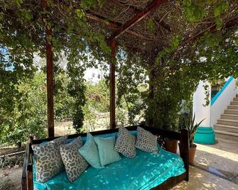 Cozy, clean & equipped studio at 5 min walking downtown - Salvador - Patio