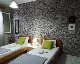 Hotel Efyra - Kanallaki