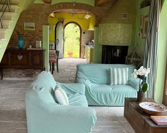 Prestigious apartment infinity pool breathtaking view wifi and air conditioning - San Rocco a Pilli - Sala de estar